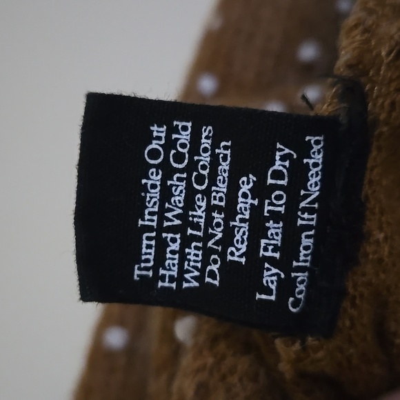 Flower and Feather Swiss dot sweater - Picture 6 of 6